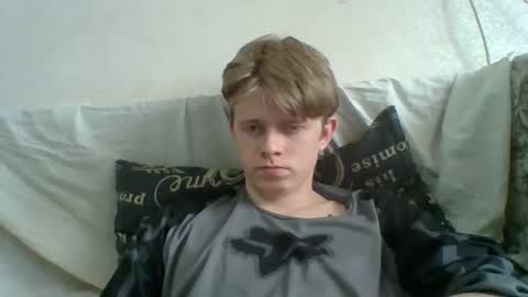 Snapshot of cosm2312 chatting on 06-08-26, 11:54 Andrew online show from 06-08-26, 11:54