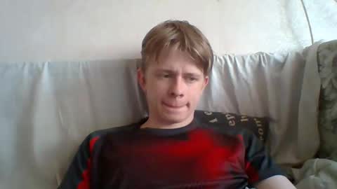 Snapshot of cosm2312 chatting on 06-09-26, 01:12 Andrew online show from 06-09-26, 01:12