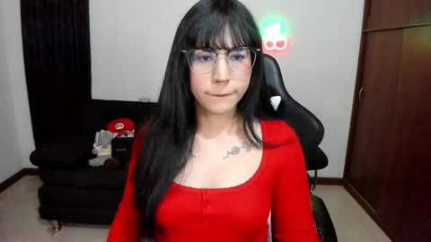 Snapshot of cosmickitty_ chatting on 04-07-26, 04:13 Tatii online show from 04-07-26, 04:13