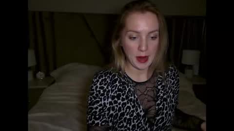 cosmo_blondiee online show from 10-06-25, 06:05