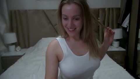 cosmo_blondiee online show from 10-20-25, 10:16