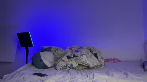 Lina online show from 12-18-25, 12:44