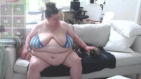 Snapshot of cougar_bbw chatting on 05-19-26, 05:41 cougar bbw online show from 05-19-26, 05:41
