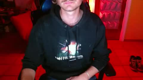 Snapshot of couldbesleeping chatting on 12-17-25, 01:11 couldbe online show from 12-17-25, 01:11