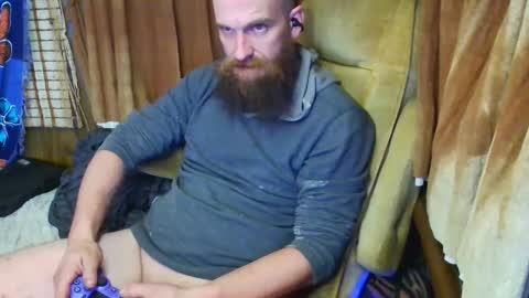 Alaskawildcouple online show from 10-06-25, 02:25