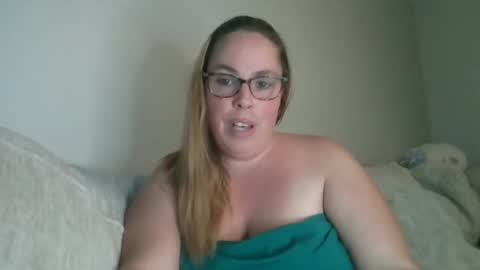 Snapshot of countrylovin2018 chatting on 10-18-25, 07:03 Fallen Angel 21 online show from 10-18-25, 07:03