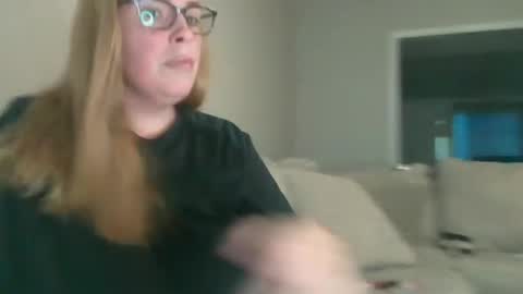 Snapshot of countrylovin2018 chatting on 10-20-25, 01:33 Fallen Angel 21 online show from 10-20-25, 01:33