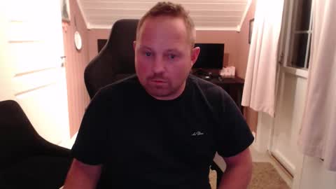 couple3845 online show from 10-30-25, 08:20