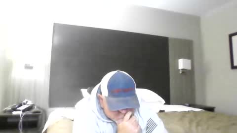 Snapshot of couple_pleaser1 chatting on 09-29-25, 11:09 Ieathairytacos online show from 09-29-25, 11:09