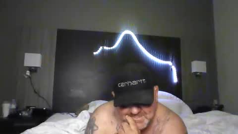 Snapshot of couple_pleaser1 chatting on 10-25-25, 01:35 Ieathairytacos online show from 10-25-25, 01:35