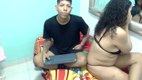 Snapshot of couple_sex22 chatting on 09-12-25, 02:33 kloe matias online show from 09-12-25, 02:33