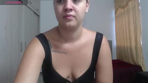  ALEJANDRO Y EMILY  online show from 10-24-25, 11:17