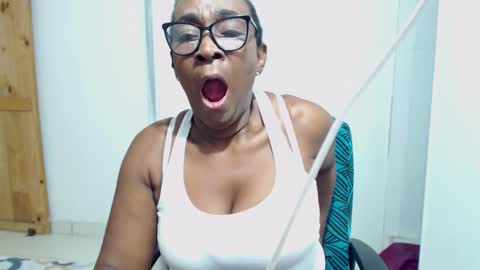 Snapshot of couplehot4uxx chatting on 12-02-25, 06:19 luckyalysonXXX online show from 12-02-25, 06:19