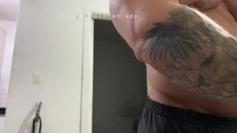 couplemuscle40 online show from 03-04-26, 01:44