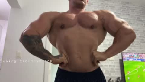 couplemuscle40 online show from 06-22-26, 06:27