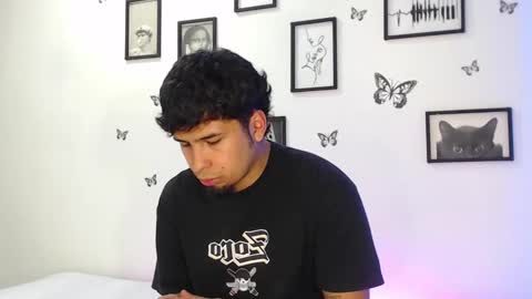 Juli and Liam online show from 01-04-25, 04:44