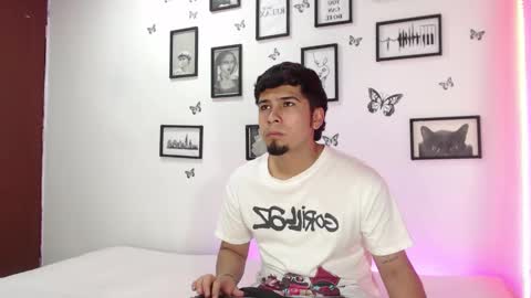 Juli and Liam online show from 01-08-25, 04:23