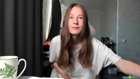 Snapshot of courtney_luv chatting on 06-17-26, 01:23 Im Courtney Nice to meet youFollow meInstagram courtneyluv778 online show from 06-17-26, 01:23