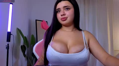 Snapshot of courtneyk_ chatting on 10-08-25, 02:47 Courtney online show from 10-08-25, 02:47
