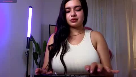 Snapshot of courtneyk_ chatting on 10-11-25, 02:26 Courtney online show from 10-11-25, 02:26
