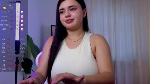 Snapshot of courtneyk_ chatting on 10-17-25, 01:46 Courtney online show from 10-17-25, 01:46