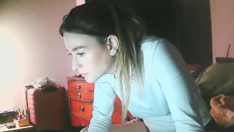 Snapshot of courtscutekitty chatting on 01-31-25, 11:46 courtscutekitty online show from 01-31-25, 11:46