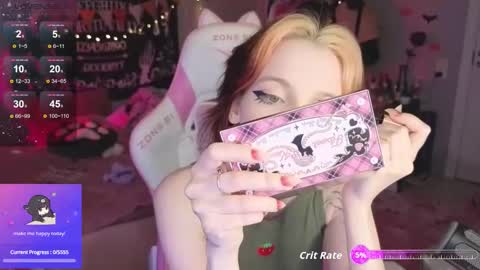 Snapshot of crackling_tati chatting on 11-04-25, 08:30 Tati online show from 11-04-25, 08:30