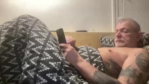 Snapshot of crapaud75018paris chatting on 02-27-26, 09:15 crapaud75018paris online show from 02-27-26, 09:15