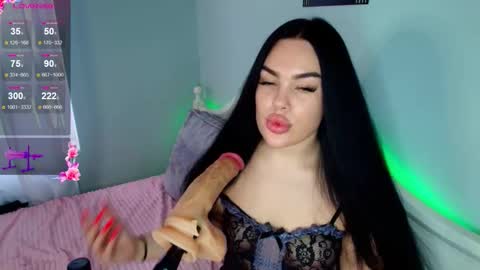 Snapshot of crazy__berry chatting on 01-06-26, 09:46 Eva online show from 01-06-26, 09:46