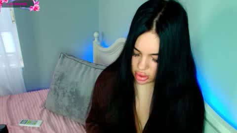 Snapshot of crazy__berry chatting on 01-10-26, 11:01 Eva online show from 01-10-26, 11:01