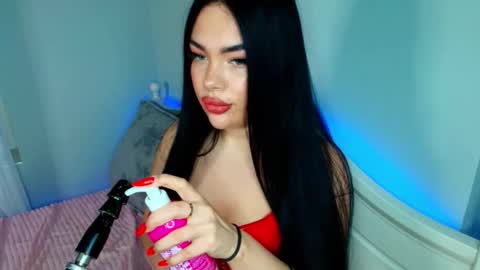 Snapshot of crazy__berry chatting on 01-11-26, 04:12 Eva online show from 01-11-26, 04:12