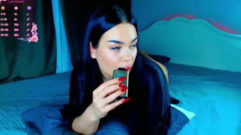 Snapshot of crazy__berry chatting on 02-15-26, 04:47 Eva online show from 02-15-26, 04:47