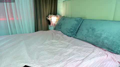 Snapshot of crazy__berry chatting on 03-08-26, 08:34 Eva online show from 03-08-26, 08:34