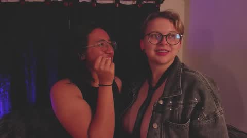 Snapshot of crazy_cakes_ chatting on 09-12-25, 04:45 Lexie  Rose  online show from 09-12-25, 04:45