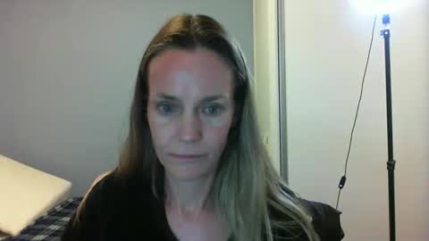 Anny online show from 10-22-25, 10:53