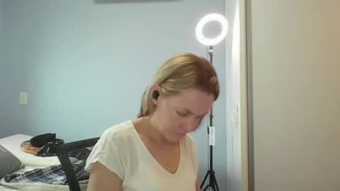 Anny online show from 03-31-26, 10:48