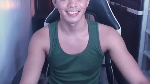 Snapshot of crazyasiancum chatting on 02-10-25, 10:42 Zion online show from 02-10-25, 10:42