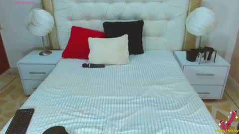 Sara online show from 02-14-25, 04:20