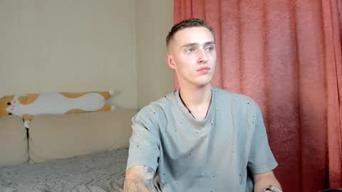 Alex online show from 10-28-25, 06:21