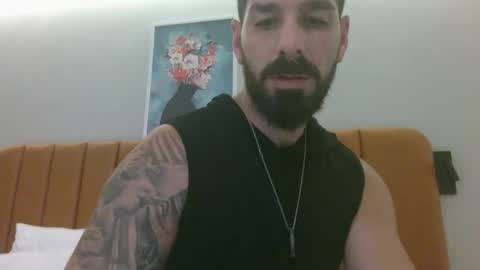 Snapshot of crazycouple1011 chatting on 10-29-25, 12:40 funcouple online show from 10-29-25, 12:40