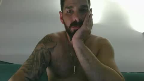 Snapshot of crazycouple1011 chatting on 11-22-25, 06:18 funcouple online show from 11-22-25, 06:18