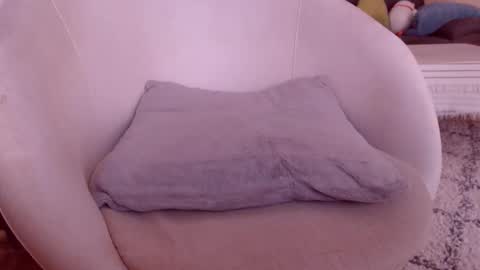 Snapshot of crazydollelf chatting on 10-15-25, 01:22 Camille online show from 10-15-25, 01:22