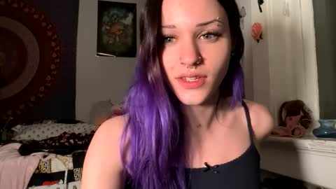 Snapshot of crazykitti3 chatting on 03-01-26, 08:27 Rose online show from 03-01-26, 08:27