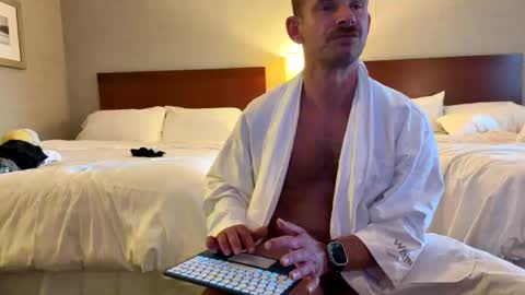 Snapshot of crazysweatyfun chatting on 06-19-26, 01:37 Sean online show from 06-19-26, 01:37