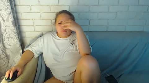 Snapshot of crazyy_girl_ chatting on 01-17-25, 06:02 Crazyy Girl online show from 01-17-25, 06:02