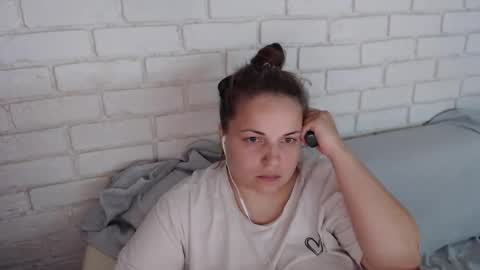 Snapshot of crazyy_girl_ chatting on 10-23-25, 03:00 Crazyy Girl online show from 10-23-25, 03:00