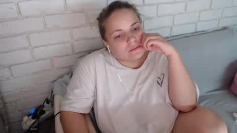 Snapshot of crazyy_girl_ chatting on 10-31-25, 03:24 Crazyy Girl online show from 10-31-25, 03:24