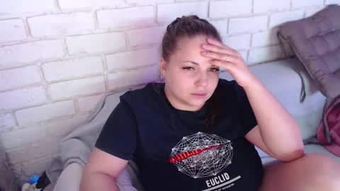 Crazyy Girl  online show from 02-12-26, 05:41