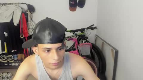 crazzy_master1 online show from 04-22-26, 06:42