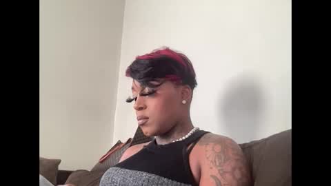 Snapshot of creame_sensation chatting on 12-02-24, 09:17 PHANTOMTARGARYENXXX online show from 12-02-24, 09:17